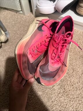 Nike women’s first ever vapor-fly pink shoes